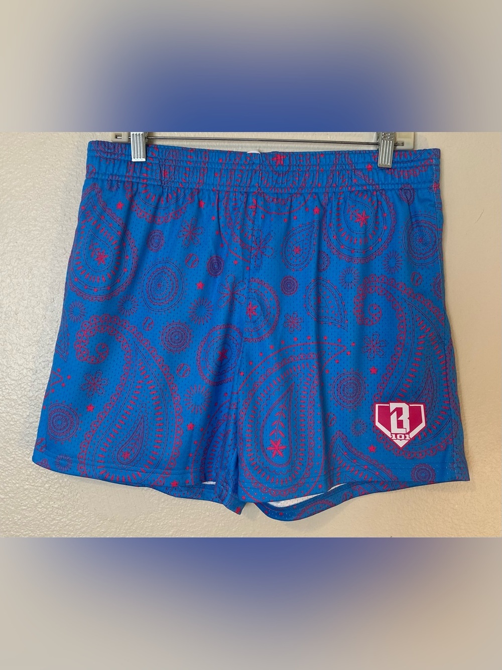 NWT Baseball Lifestyle 101 Men’s Paisley Blue & Pink Shorts Size Medium